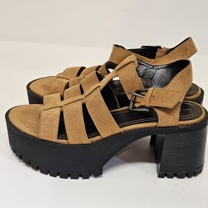 Bershka Tan and Black Platform Sandals with Chunky Heel Size 40 9-US